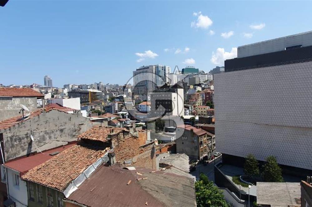 BEYOĞLU YENİŞEHİRDE 2+1 EŞYALI RAHAT DUBLEKS KİRALIK DAİRE
