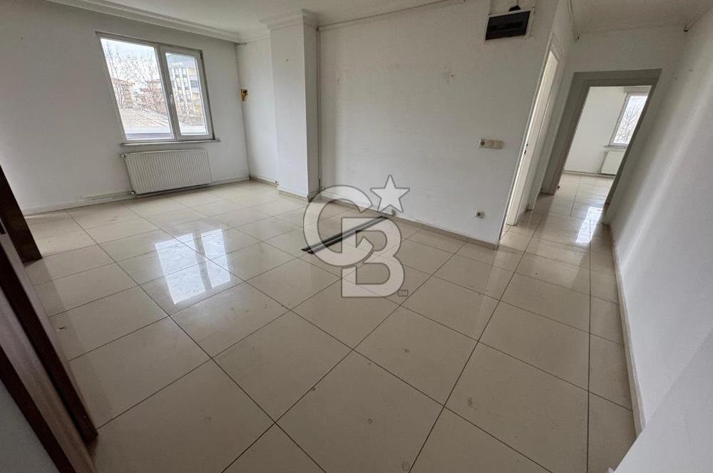 Sancaktepe de Atatürk Caddesine Cephe Köşe Başı Giriş Dükkan