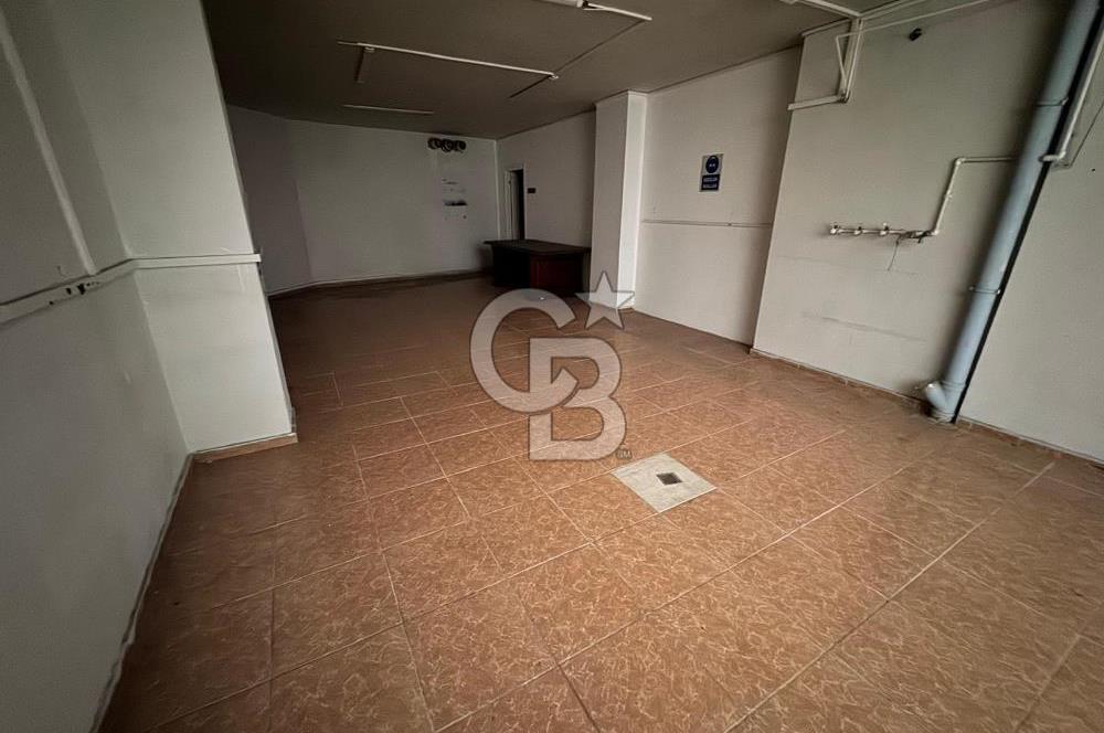 Sancaktepe de Atatürk Caddesine Cephe Köşe Başı Giriş Dükkan