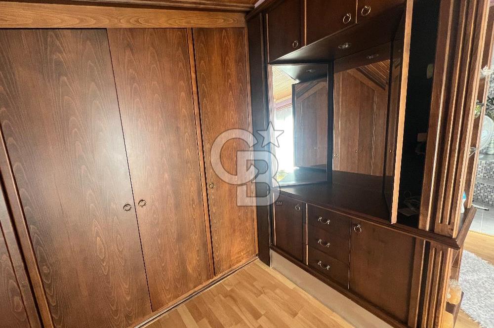 Buca Valirahmibey Mahallesinde 360 m² Teraslı, Jakuzili, Şömineli Dubleks