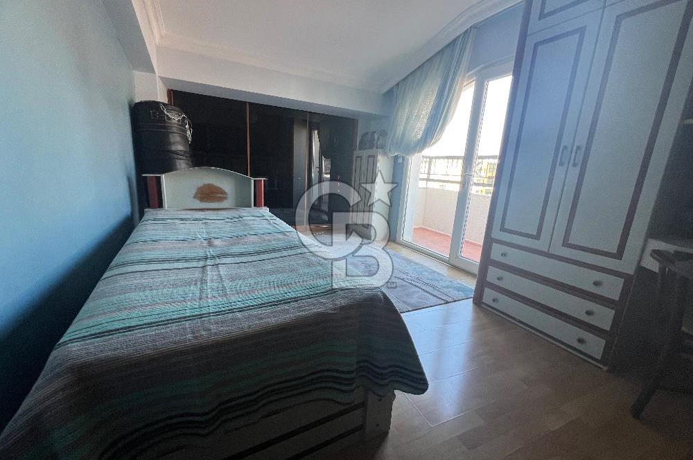 Buca Valirahmibey Mahallesinde 360 m² Teraslı, Jakuzili, Şömineli Dubleks