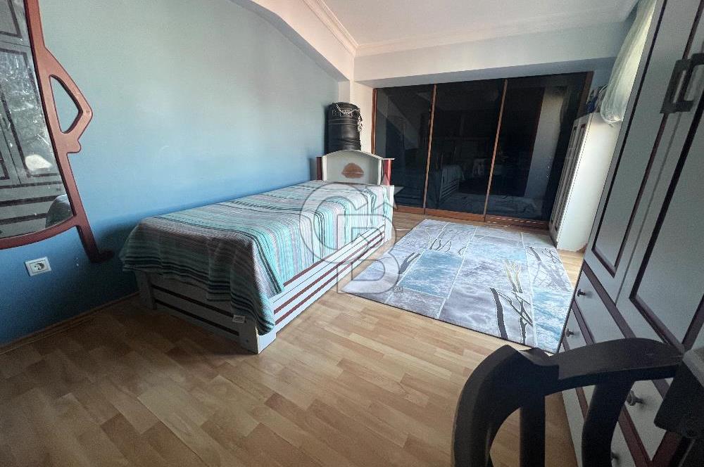 Buca Valirahmibey Mahallesinde 360 m² Teraslı, Jakuzili, Şömineli Dubleks