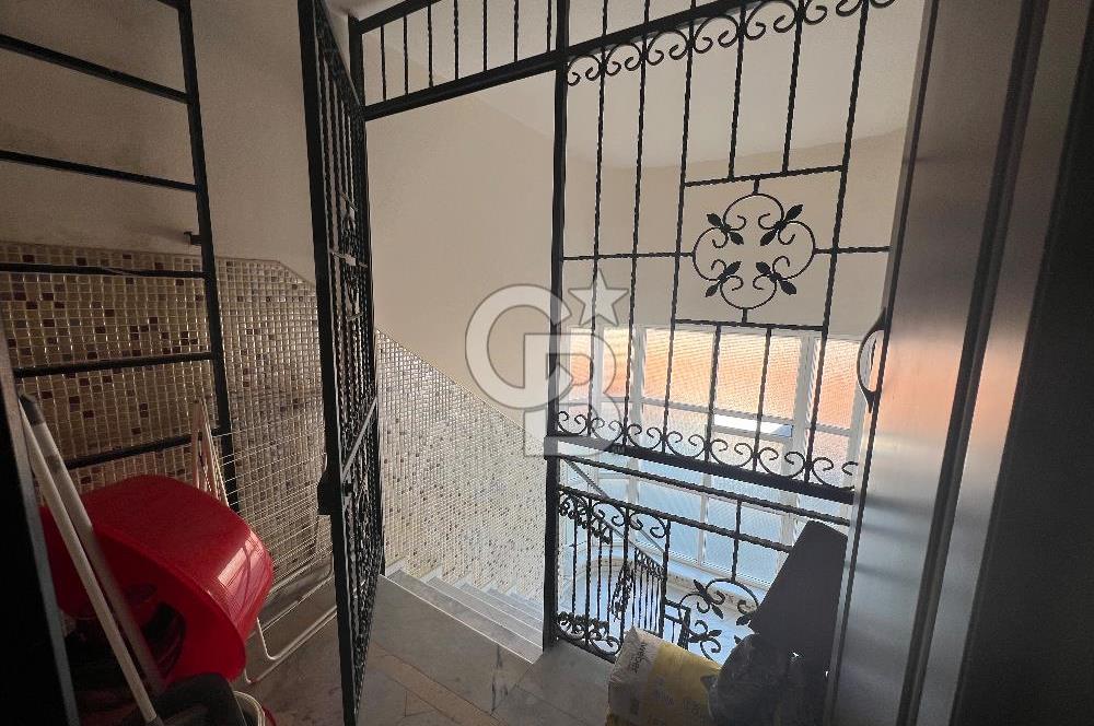 Buca Valirahmibey Mahallesinde 360 m² Teraslı, Jakuzili, Şömineli Dubleks