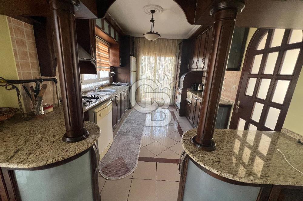 Buca Valirahmibey Mahallesinde 360 m² Teraslı, Jakuzili, Şömineli Dubleks