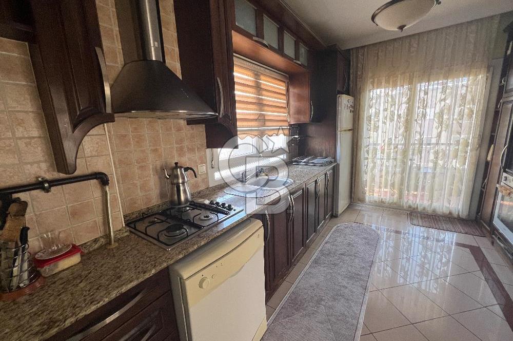 Buca Valirahmibey Mahallesinde 360 m² Teraslı, Jakuzili, Şömineli Dubleks