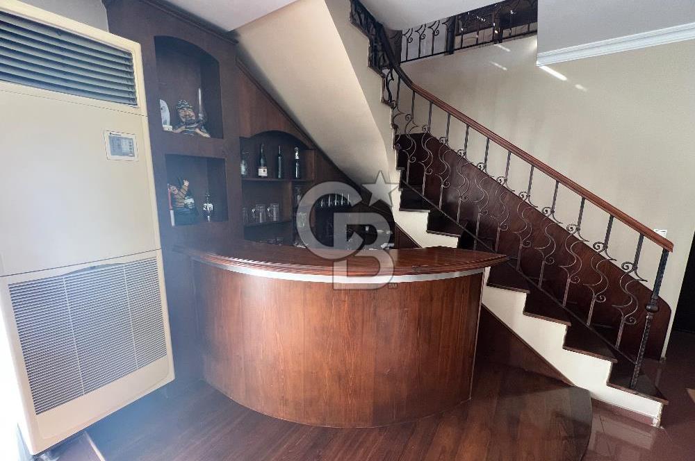 Buca Valirahmibey Mahallesinde 360 m² Teraslı, Jakuzili, Şömineli Dubleks