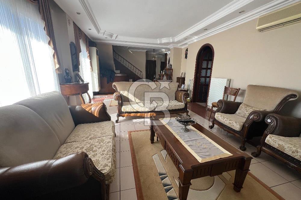 Buca Valirahmibey Mahallesinde 360 m² Teraslı, Jakuzili, Şömineli Dubleks