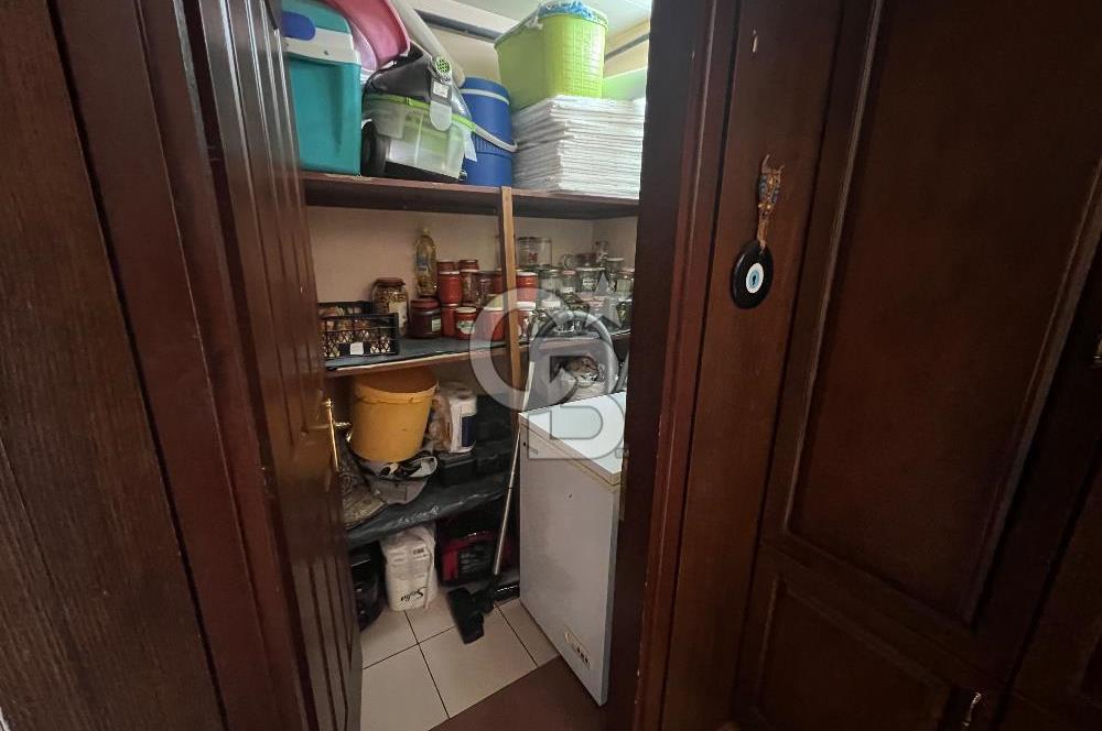 Buca Valirahmibey Mahallesinde 360 m² Teraslı, Jakuzili, Şömineli Dubleks