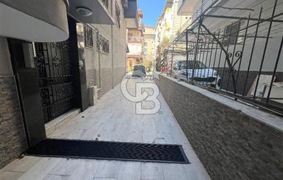 Buca Valirahmibey Mahallesinde 360 m² Teraslı, Jakuzili, Şömineli Dubleks