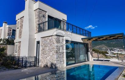 ORTAKENT’TE  SATILIK TAM MÜSTAKİL HAVUZLU VİLLA