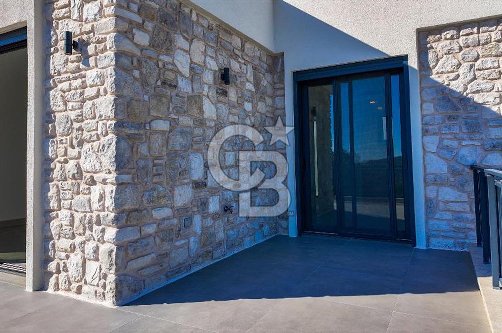 ORTAKENT’TE  SATILIK TAM MÜSTAKİL HAVUZLU VİLLA