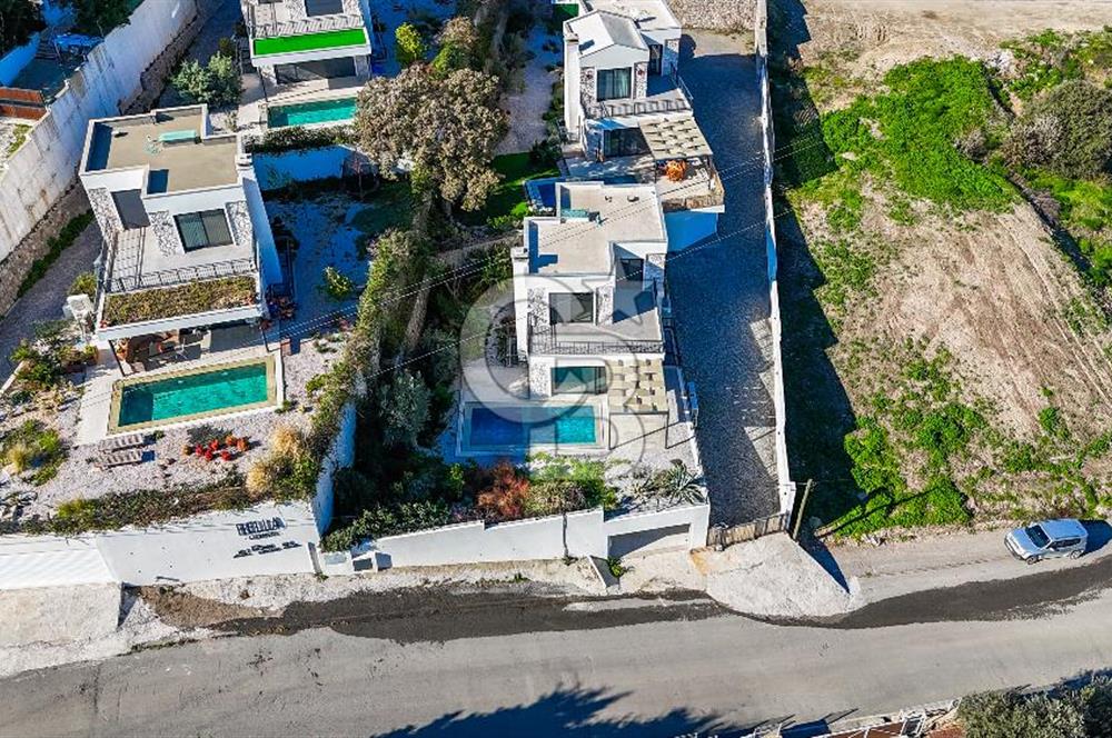 ORTAKENT’TE  SATILIK TAM MÜSTAKİL HAVUZLU VİLLA