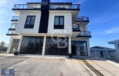 Başiskele Hürriyet Caddesin'de Kiralık İşyeri & Dükkan