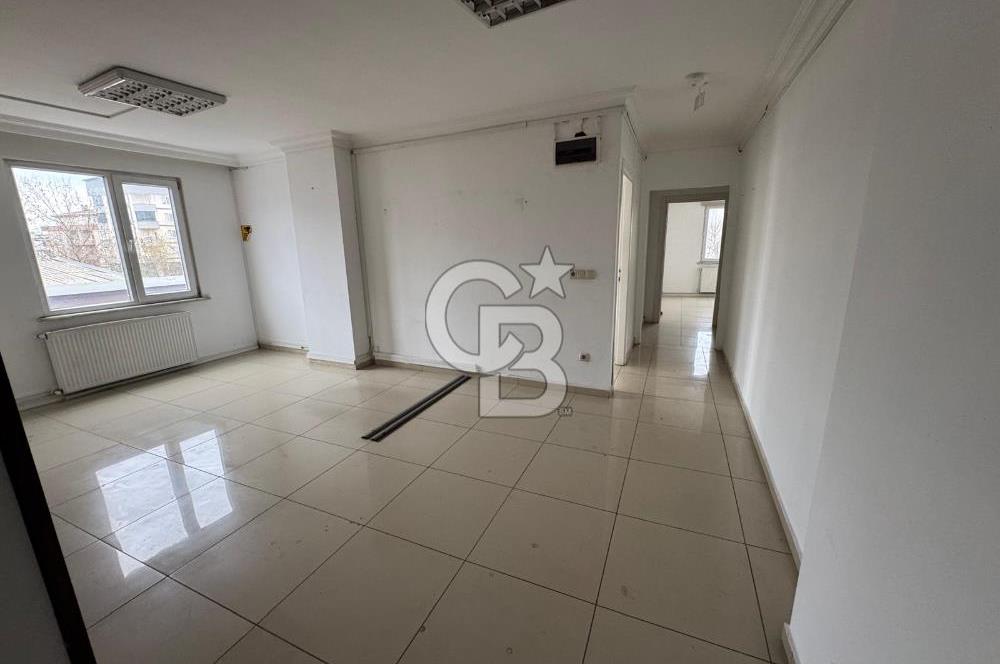 Sancaktepe de Atatürk Caddesine Cephe Köşe Başı Giriş Dükkan