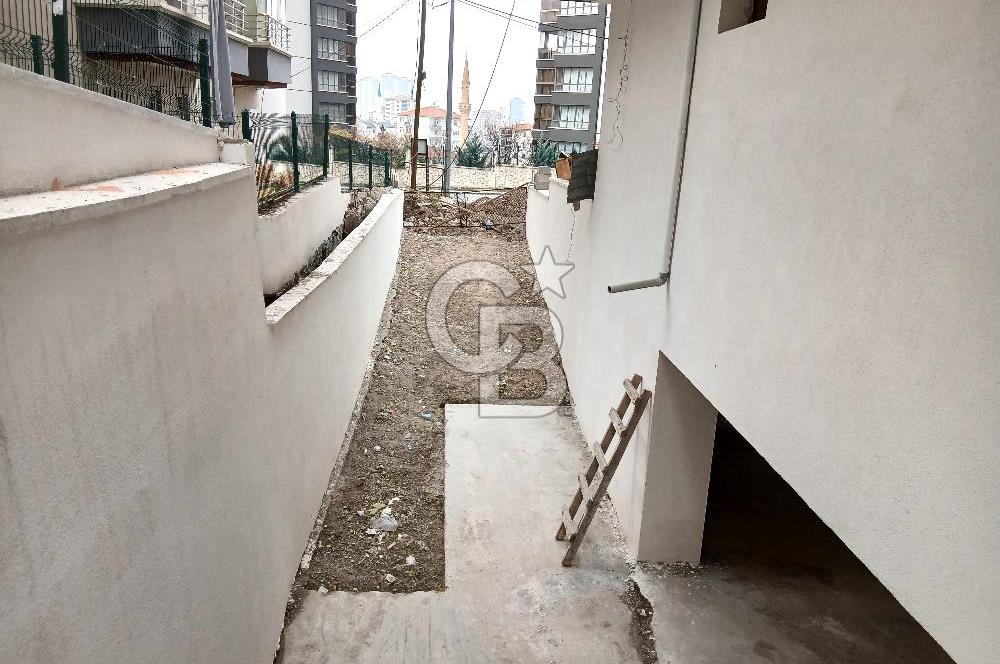 Yukarı Yahyalar Selçuklu Caddesi'nde Yeni Binada Satılık Dükkan