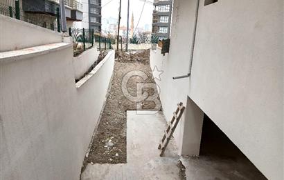 Yukarı Yahyalar Selçuklu Caddesi'nde Yeni Binada Satılık Dükkan