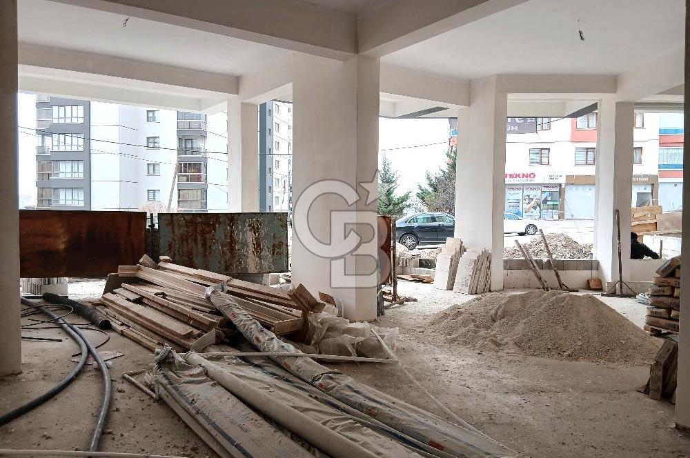 Yukarı Yahyalar Selçuklu Caddesi'nde Yeni Binada Satılık Dükkan