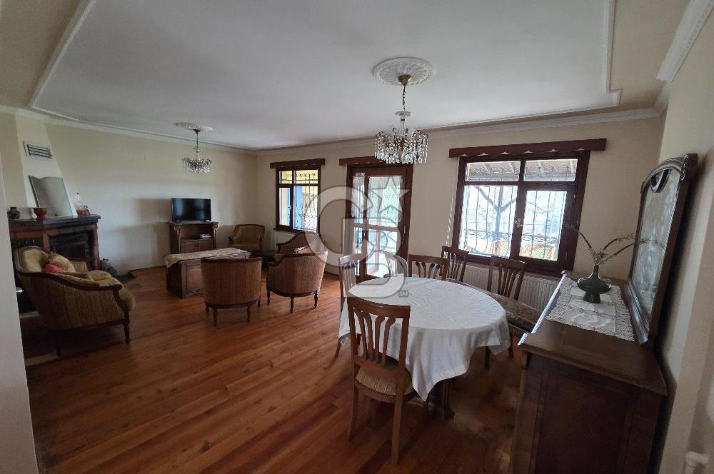 KARTEPE MAŞUKİYE SİTEİÇİ GÖL MANZARALI KİRALIK 5+1 BAHÇELİ VİLLA