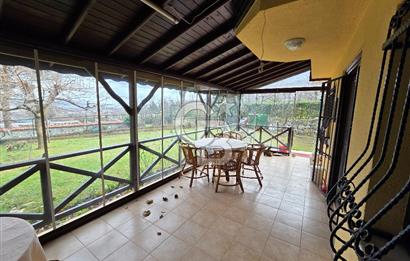 KARTEPE MAŞUKİYE SİTEİÇİ GÖL MANZARALI KİRALIK 5+1 BAHÇELİ VİLLA