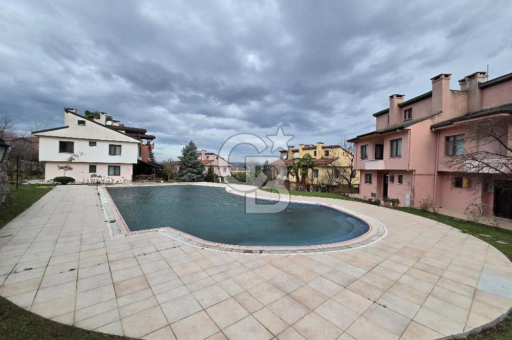 KARTEPE MAŞUKİYE SİTEİÇİ GÖL MANZARALI KİRALIK 5+1 BAHÇELİ VİLLA