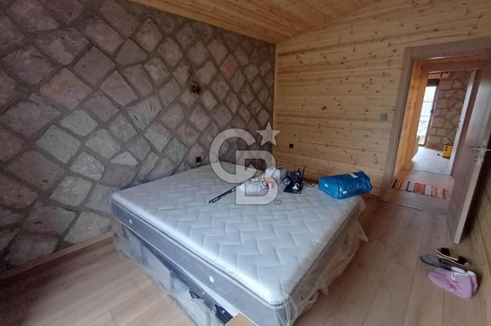 Sincan Temelli'de Site İçinde Satılık 2+1 Havuzlu Taş Villa