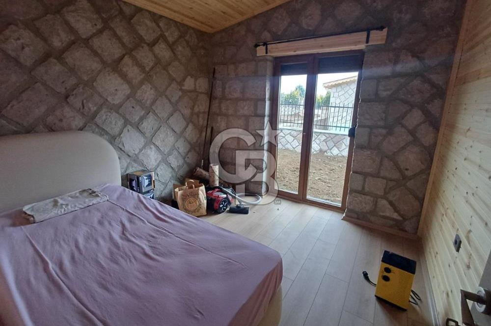 Sincan Temelli'de Site İçinde Satılık 2+1 Havuzlu Taş Villa