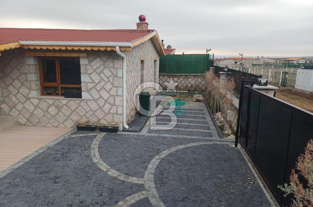 Sincan Temelli'de Site İçinde Satılık 2+1 Havuzlu Taş Villa