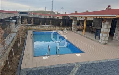 Sincan Temelli'de Site İçinde Satılık 2+1 Havuzlu Taş Villa