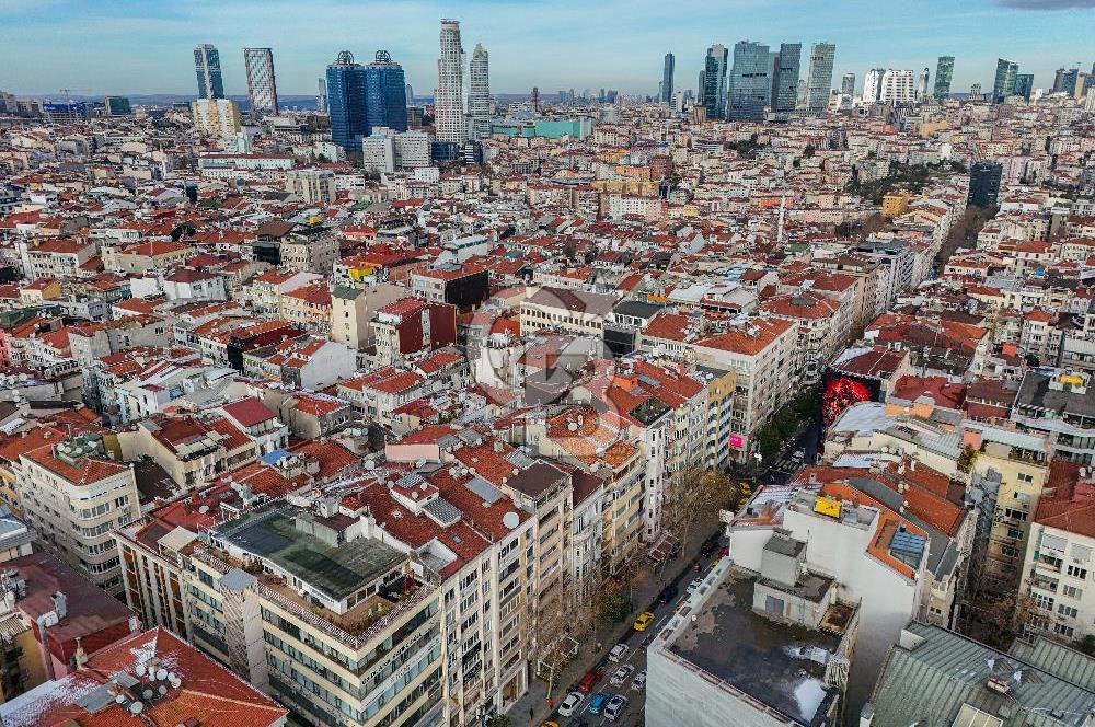 Nişantaşı Valikonağı Cad Üzerinde 275m2, 5+1 Konut / İşyerine Uygun Daire