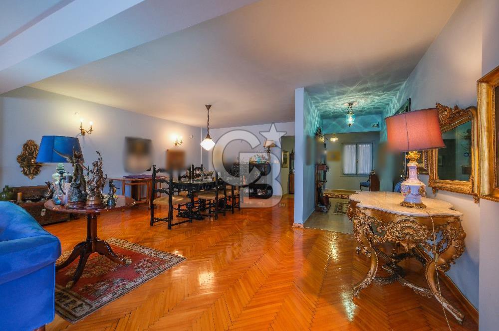 Nişantaşı Valikonağı Cad Üzerinde 275m2, 5+1 Konut / İşyerine Uygun Daire