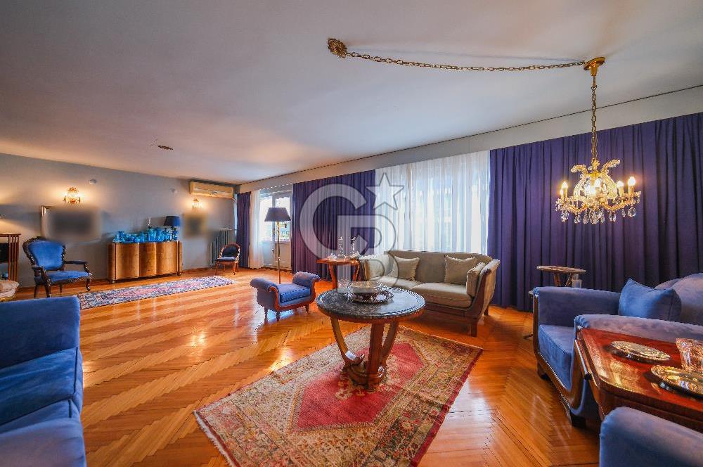 Nişantaşı Valikonağı Cad Üzerinde 275m2, 5+1 Konut / İşyerine Uygun Daire