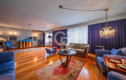 Nişantaşı Valikonağı Cad Üzerinde 275m2, 5+1 Konut / İşyerine Uygun Daire