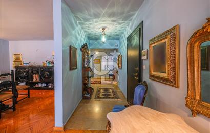 Nişantaşı Valikonağı Cad Üzerinde 275m2, 5+1 Konut / İşyerine Uygun Daire