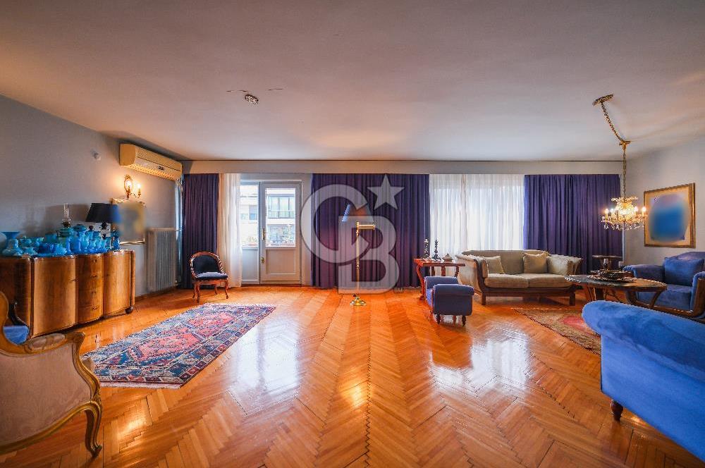 Nişantaşı Valikonağı Cad Üzerinde 275m2, 5+1 Konut / İşyerine Uygun Daire