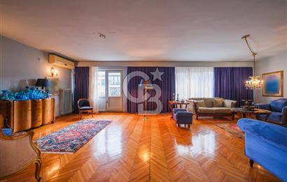 Nişantaşı Valikonağı Cad Üzerinde 275m2, 5+1 Konut / İşyerine Uygun Daire