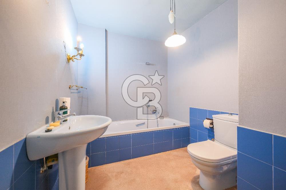 Nişantaşı Valikonağı Cad Üzerinde 275m2, 5+1 Konut / İşyerine Uygun Daire