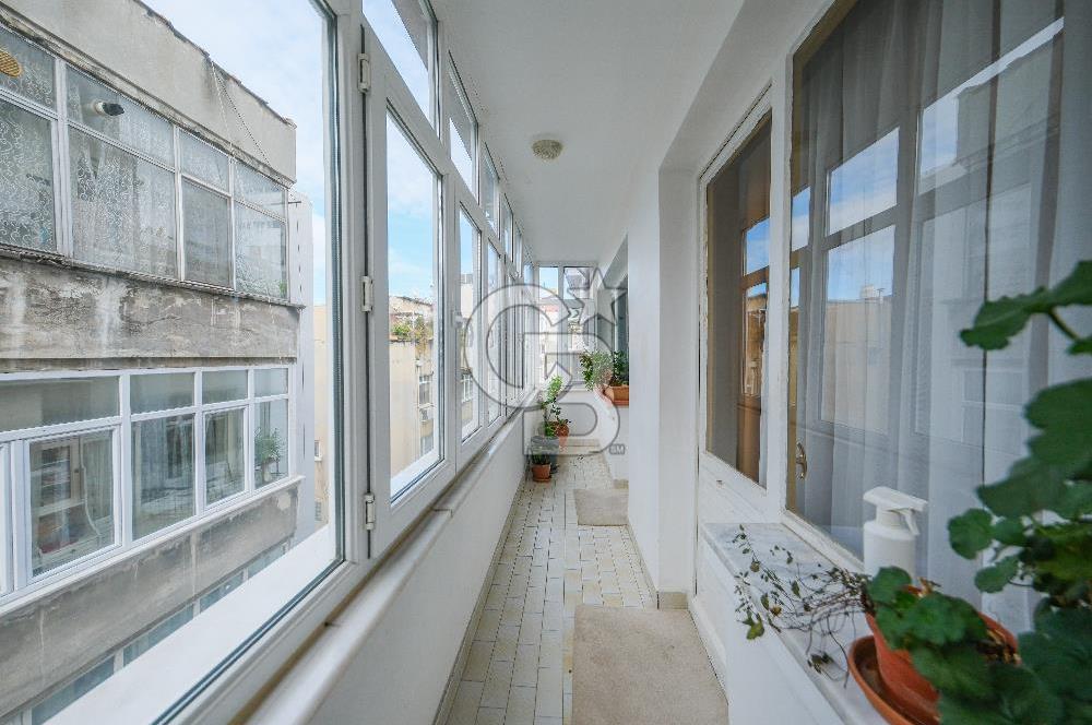 Nişantaşı Valikonağı Cad Üzerinde 275m2, 5+1 Konut / İşyerine Uygun Daire