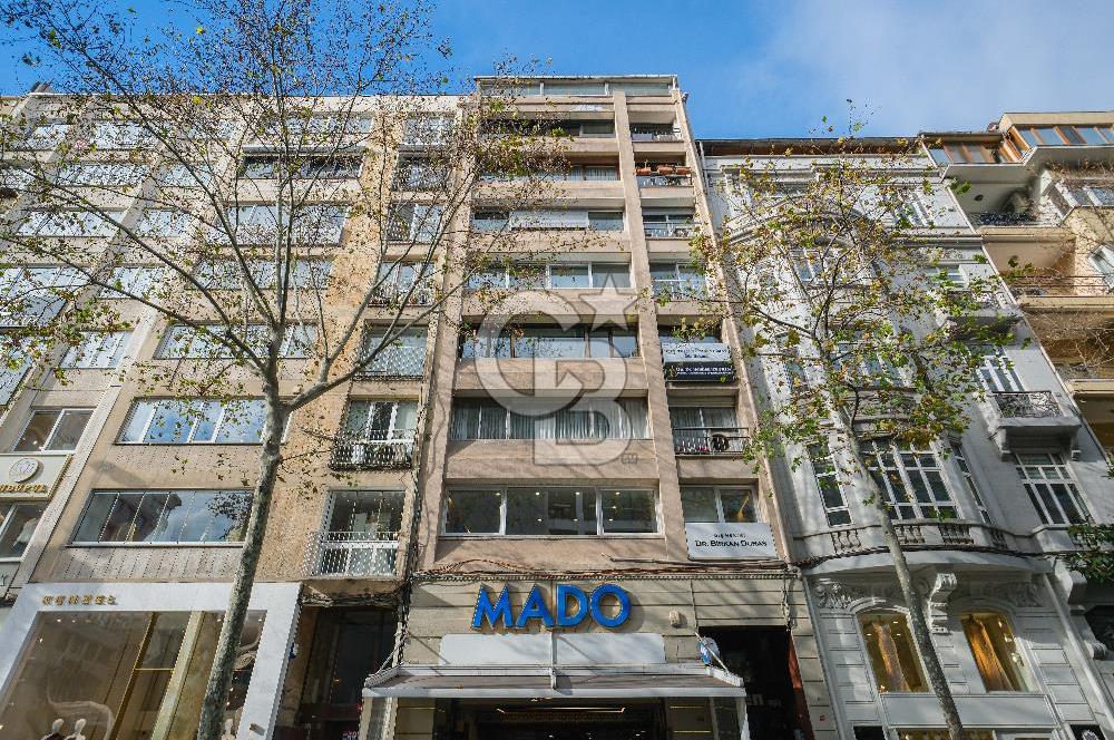 Nişantaşı Valikonağı Cad Üzerinde 275m2, 5+1 Konut / İşyerine Uygun Daire