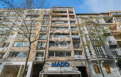 Nişantaşı Valikonağı Cad Üzerinde 275m2, 5+1 Konut / İşyerine Uygun Daire