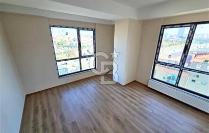 Sahrayıcedit E5'te Sıfır Binada Satılık Ofis Katları 475m2