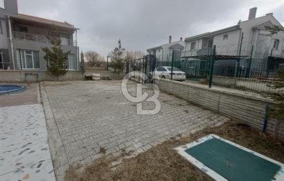 Ihlamurkent'te Site İçinde Lüks Yapılı Satılık 5+1 Villa