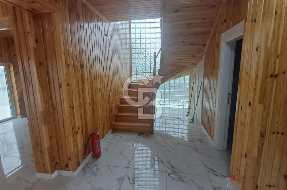 Ihlamurkent'te Site İçinde Lüks Yapılı Satılık 5+1 Villa