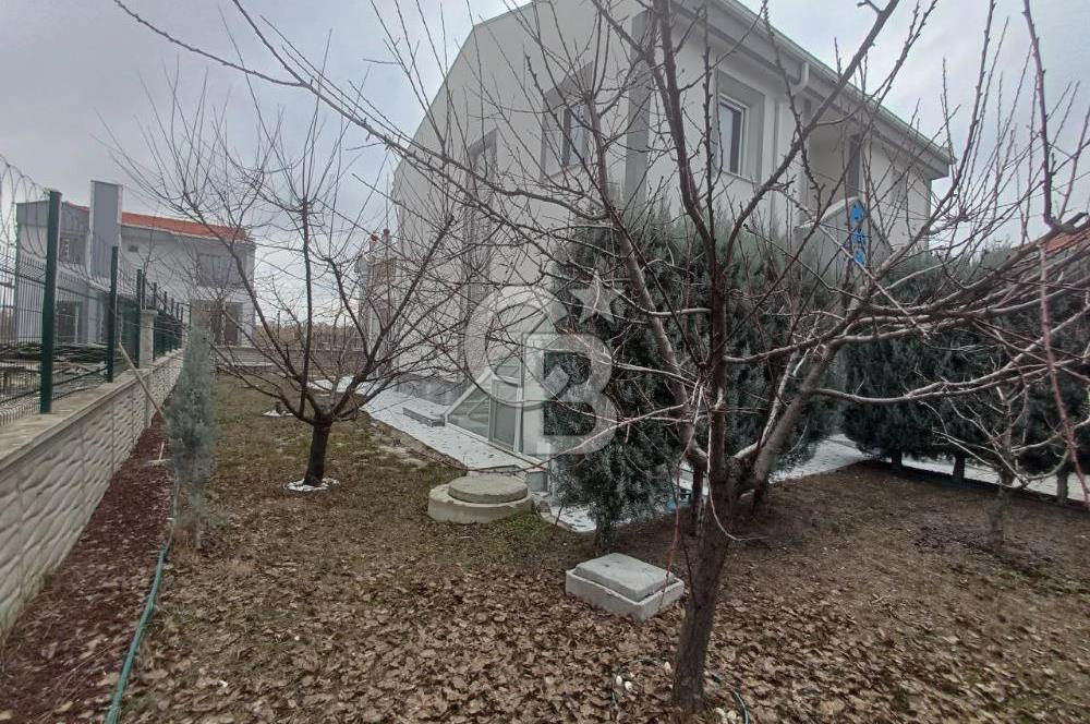 Ihlamurkent'te Site İçinde Lüks Yapılı Satılık 5+1 Villa