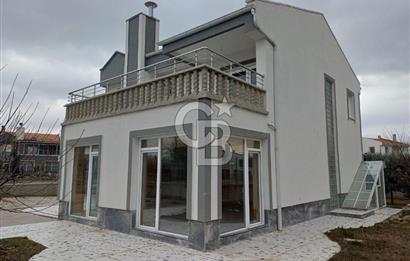 Ihlamurkent'te Site İçinde Lüks Yapılı Satılık 5+1 Villa