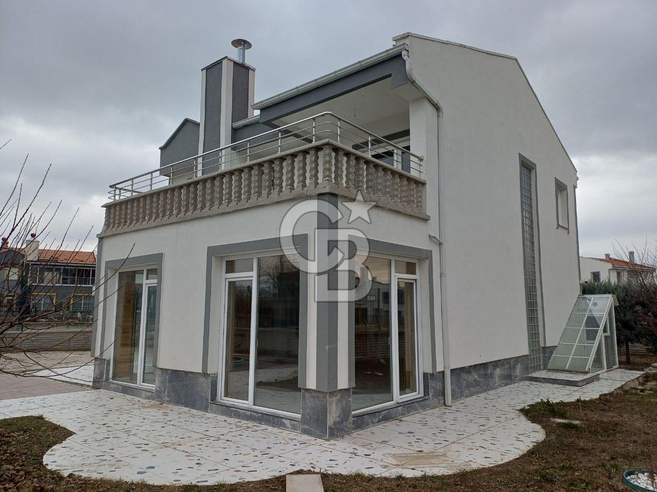 Ihlamurkent'te Site İçinde Lüks Yapılı Satılık 5+1 Villa