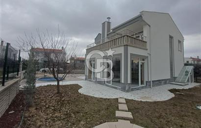 Ihlamurkent'te Site İçinde Lüks Yapılı Satılık 5+1 Villa