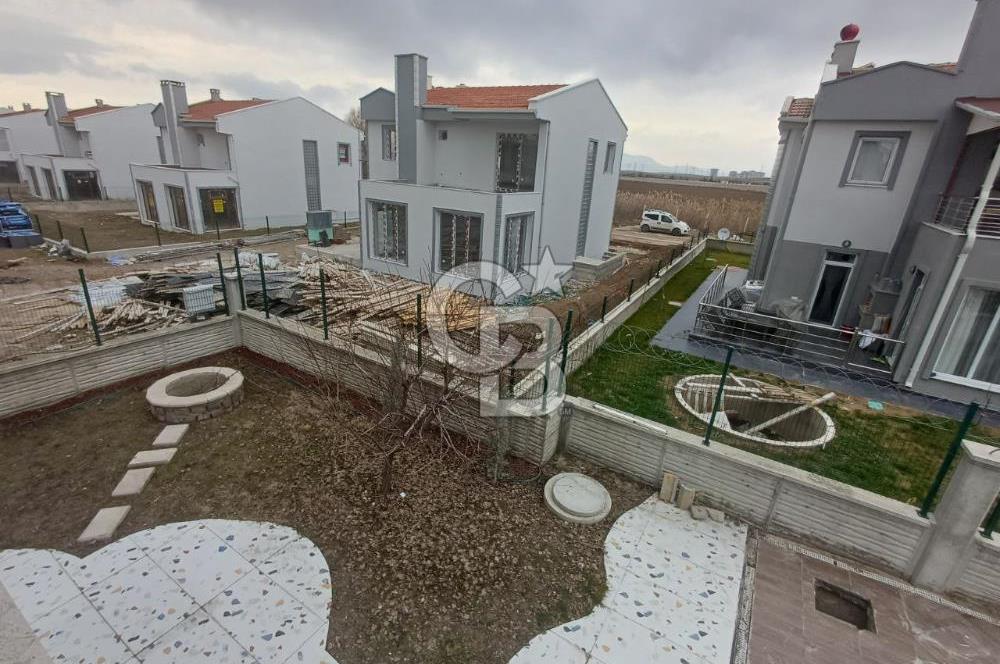 Ihlamurkent'te Site İçinde Lüks Yapılı Satılık 5+1 Villa