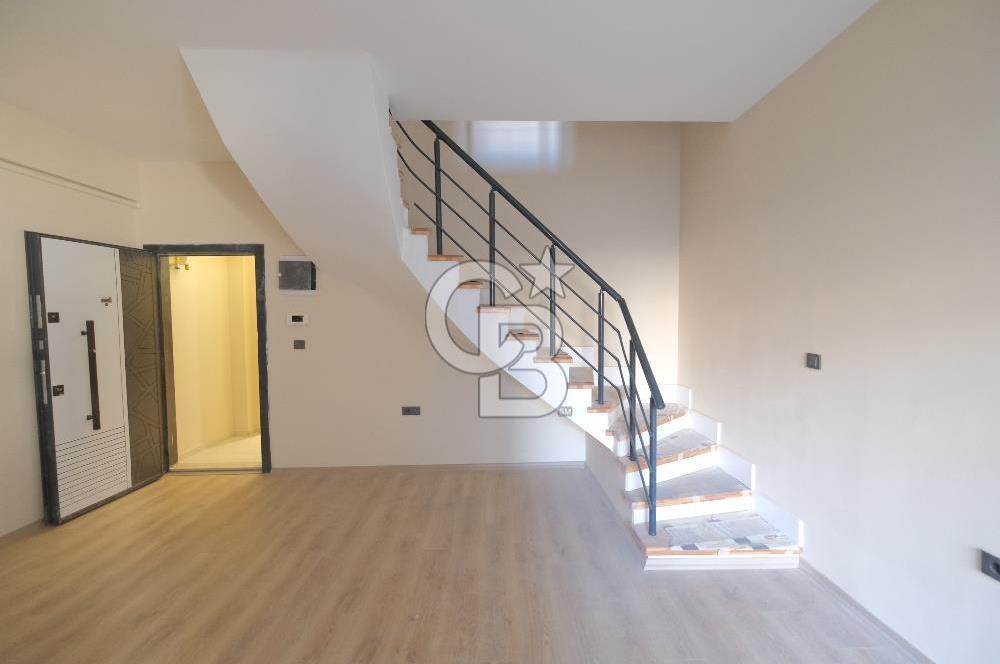 MENEMEN SEYREK İNÖNÜ MAHALLESİ'NDE SATILIK 2+1 BAHÇE DUBLEKS