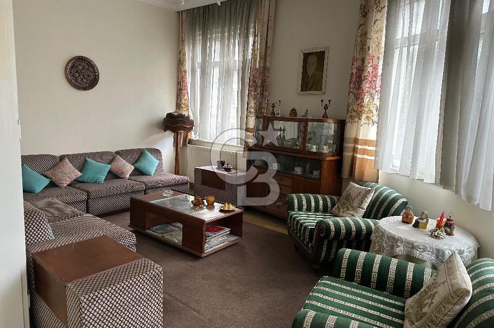 Sultanahmet Küçük Ayasofya Caddesinde 1+1 Satılık Köşe Daire 