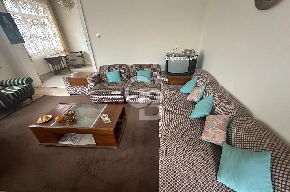 Sultanahmet Küçük Ayasofya Caddesinde 1+1 Satılık Köşe Daire 